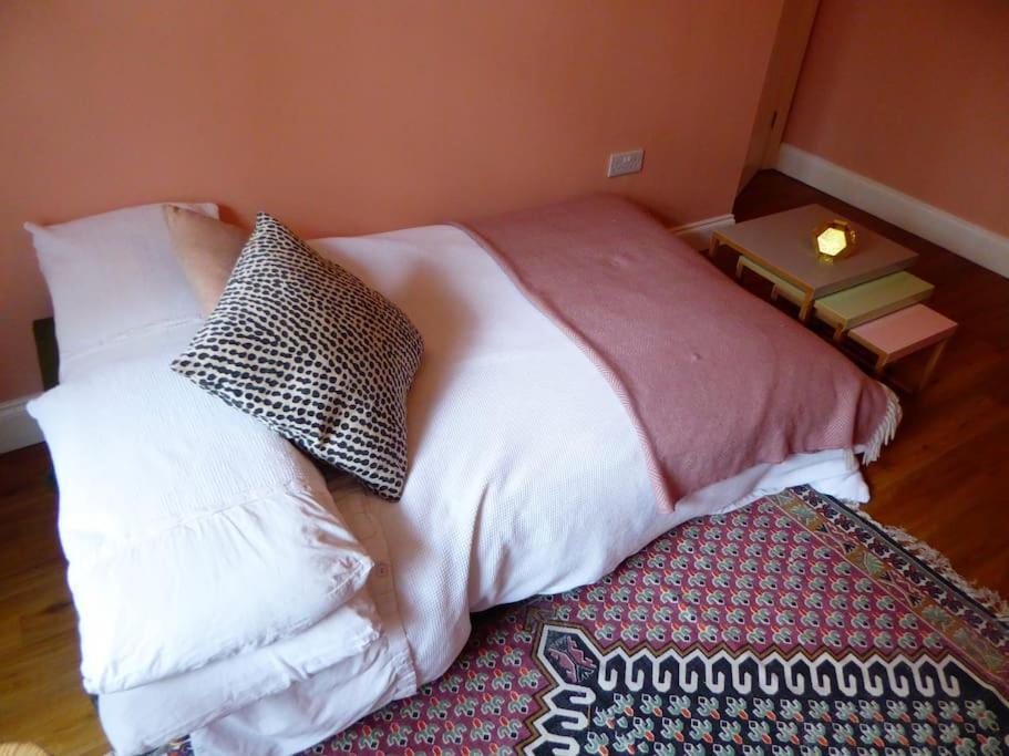 مارجيت Stylish And Colourful Flat Minutes From The Beach المظهر الخارجي الصورة